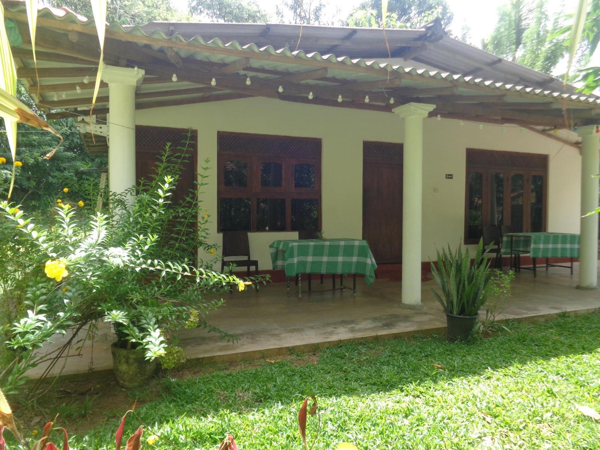 Green Valley Home Stay Talpe Luaran gambar