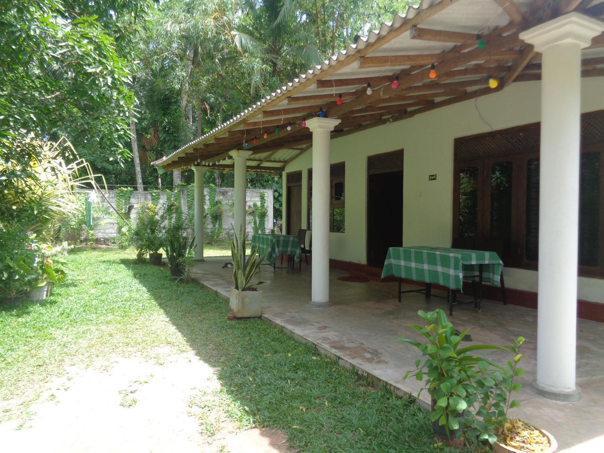 Green Valley Home Stay Talpe Luaran gambar